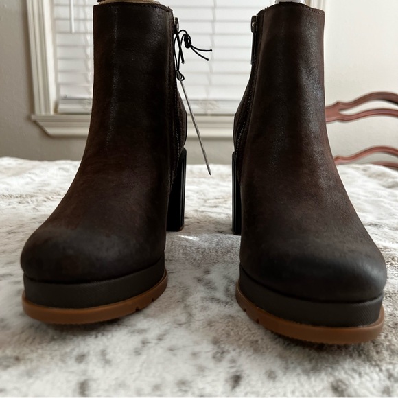 NIB SOREL Distressed Leather Waterproof Zipper Booties “Blake” sz 9 - Picture 7 of 16